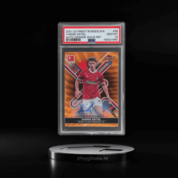 2021 Finest Bundesliga Autograph Orange Wave Refractor Yannik Keitel #58 1/10 PSA 10