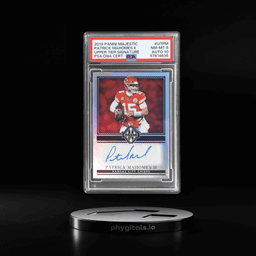 2019 Panini Majestic Upper Tier Signatures Patrick Mahomes II #UTPM 11/25 PSA 8