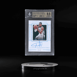 2015 National Treasures Game Changers Autograph Giannis Antetokounmpo #GC-GAT 13/49 BGS 9.5